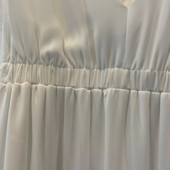 💞3 for $50💞White BCBG Maxazria Blouse - Picture 9 of 9